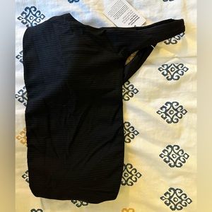 Lululemon Ribbed Nulu Asymmetrical Yoga Room